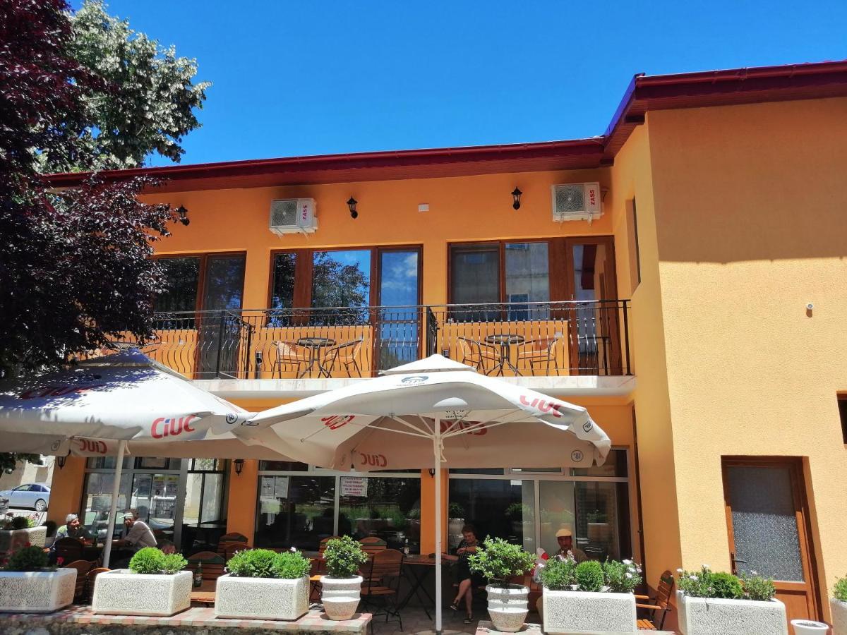 Hotel Casa Gabi'S Orşova Exterior foto